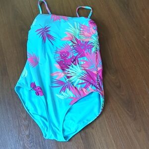 Lands End one piece swimsuit. 2 Forv$10